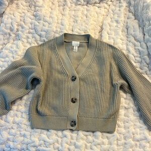 New without tags. Excellent condition. Pet free, smoke free home.